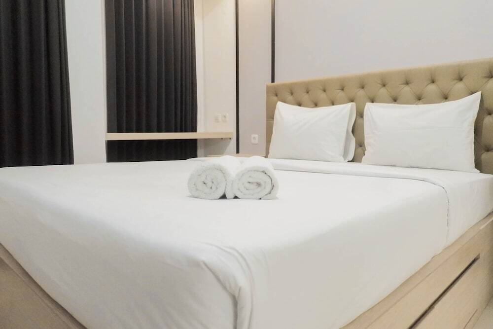 Сурабая: Easy Access Studio Apartment at Anderson Supermall Mansion