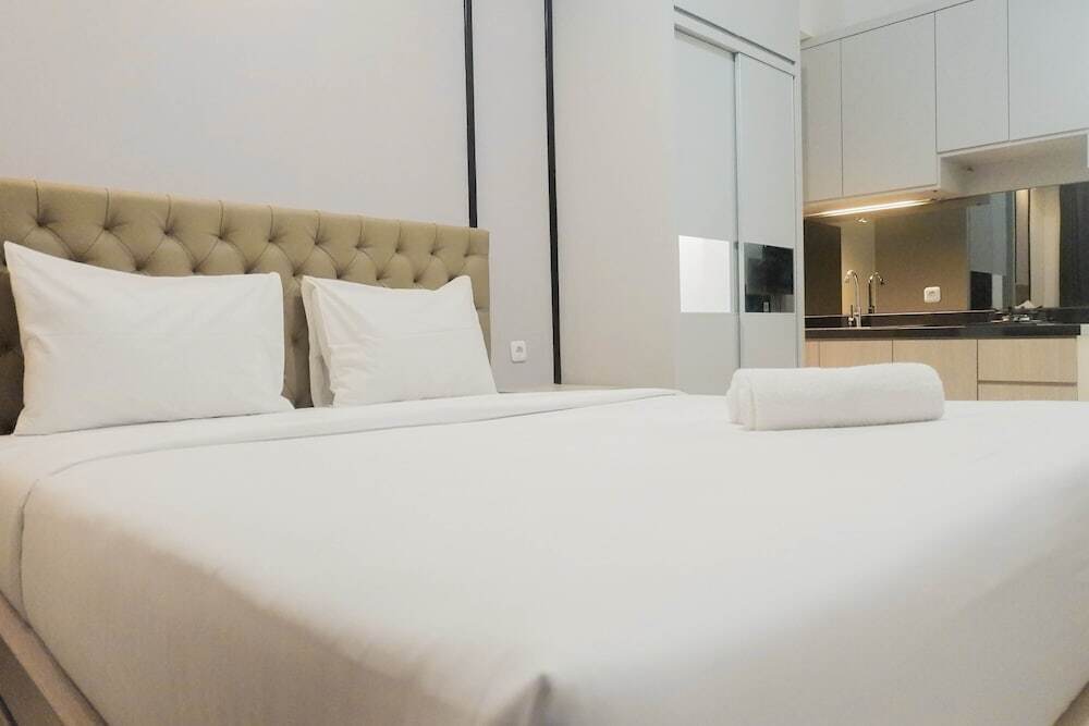 Сурабая: Easy Access Studio Apartment at Anderson Supermall Mansion