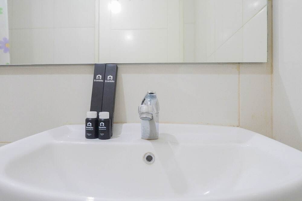 Сурабая: Spacious Studio Apartment at Tanglin Tower Supermall Mansion