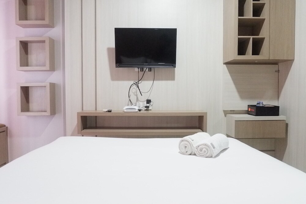 Сурабая: Minimalist Studio Apartment at Supermall Mansion Orchard