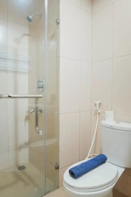 Сурабая: Cozy Studio at Tamansari Papilio Apartment