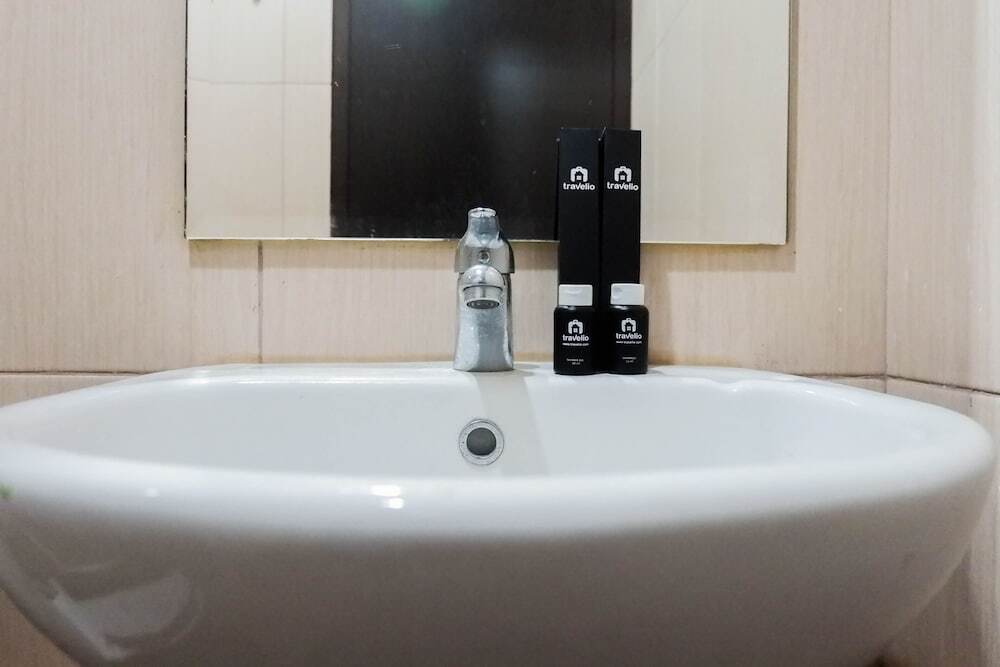 Сурабая: City View Studio Apartment at Tamansari Papilio