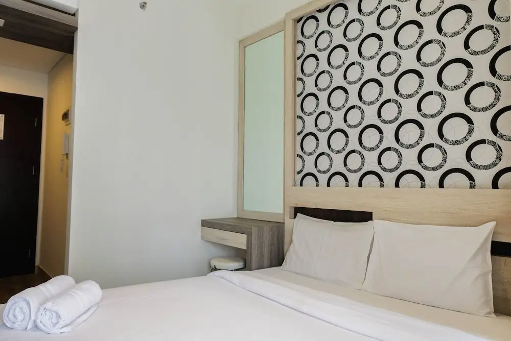 Legok: Tranquil Studio Apartment at Saveria BSD