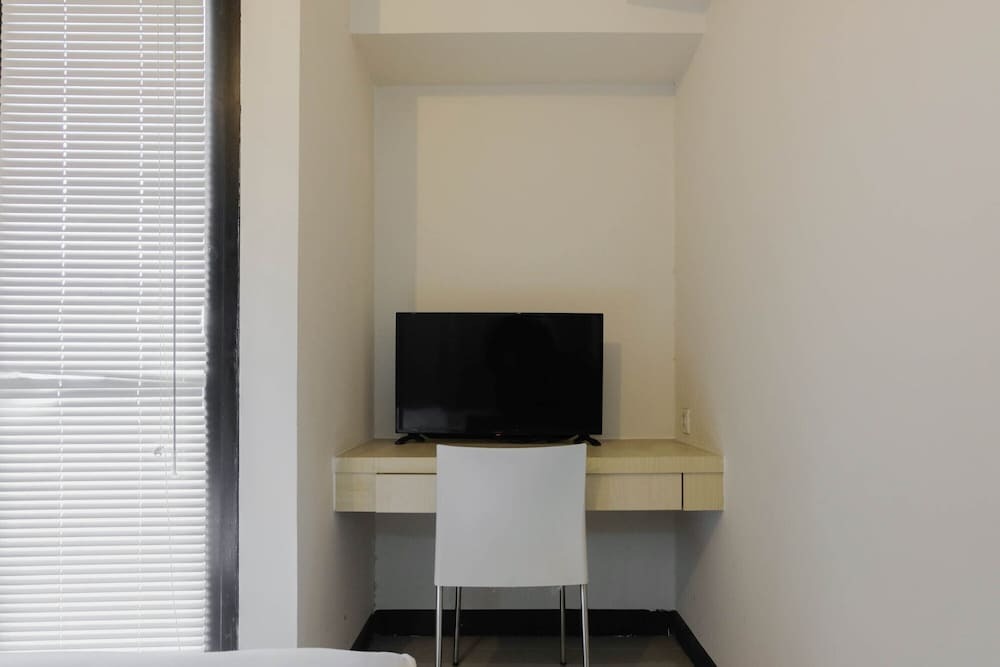 Тангеранг: Best Price Studio Apartment at 19 Avenue