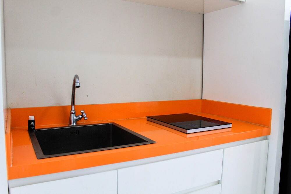 Южный Тангеранг: Comfy Studio Apartment at Bintaro Plaza Residence