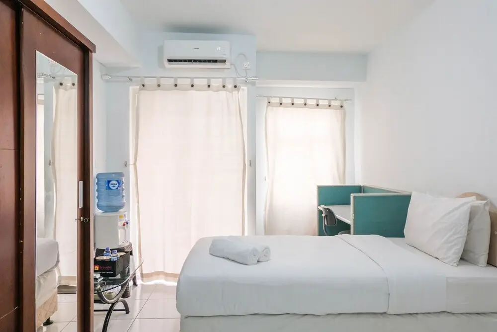 Тангеранг: Minimalist and Stylish Studio Ayodhya Apartment