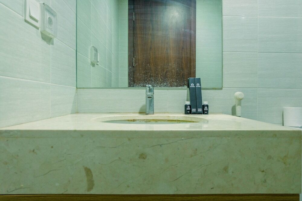 Джакарта: Simplicity Studio Kemang Village Apartment