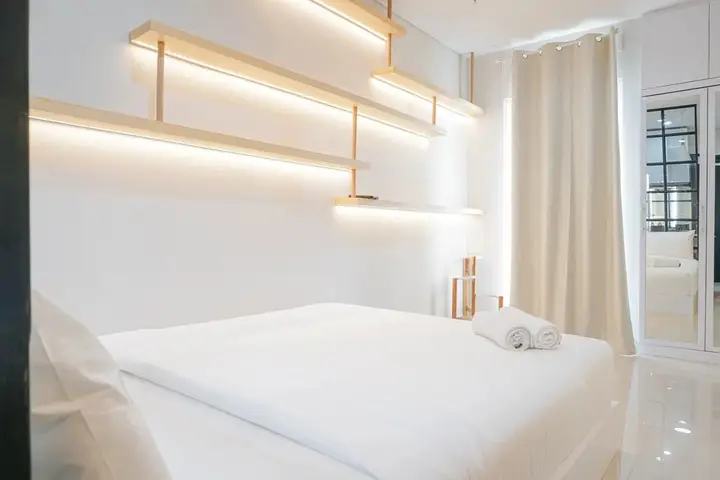Депок: Spacious and Modern Studio at Atlanta Apartment