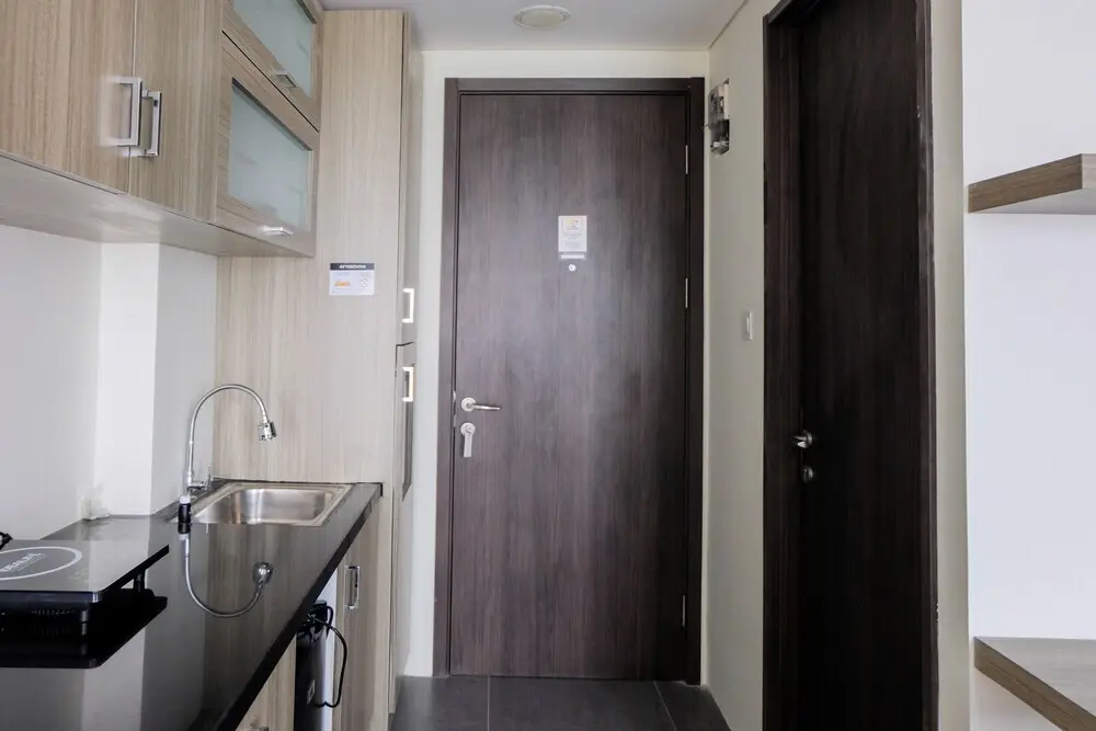 Южный Тангеранг: Comfy and Tranquil Studio Room Bintaro Icon Apartment