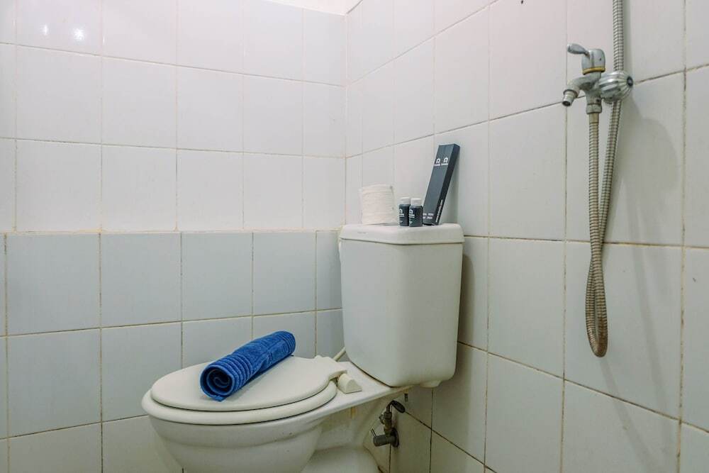Джакарта: Elegant and Comfy 2BR at Kalibata City Apartment