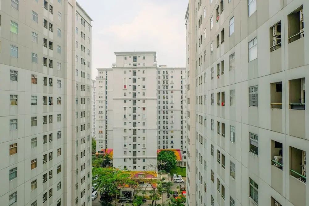 Джакарта: Elegant and Comfy 2BR at Kalibata City Apartment
