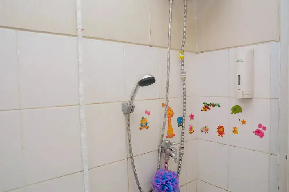 Джакарта: Simple and Cozy 2BR at Kalibata City Apartment