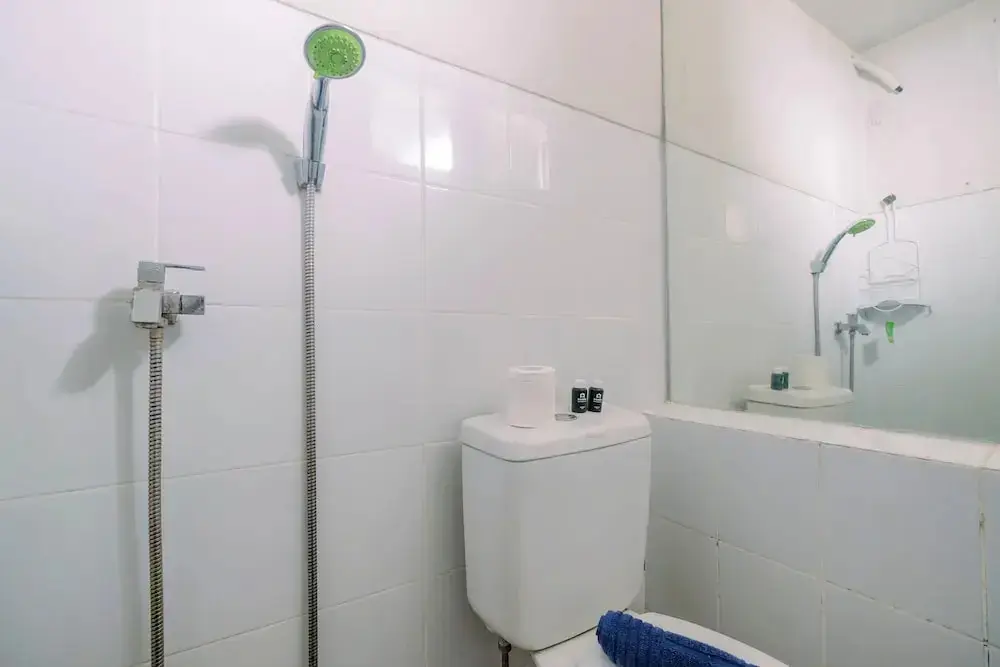 Джакарта: Strategic 2BR at Kalibata City Apartment