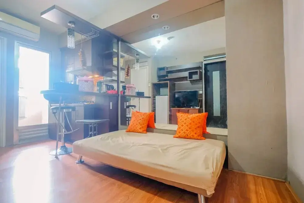 Джакарта: Strategic 2BR at Kalibata City Apartment