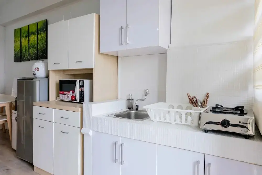 Джакарта: Cozy and Elegant Studio Bintaro Park View Apartment