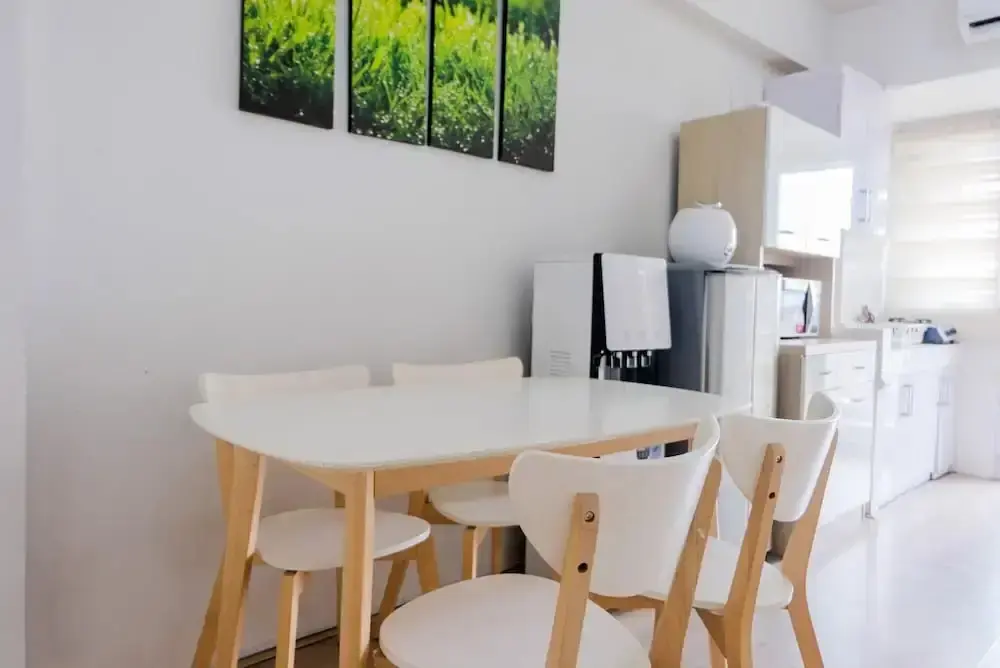 Джакарта: Cozy and Elegant Studio Bintaro Park View Apartment