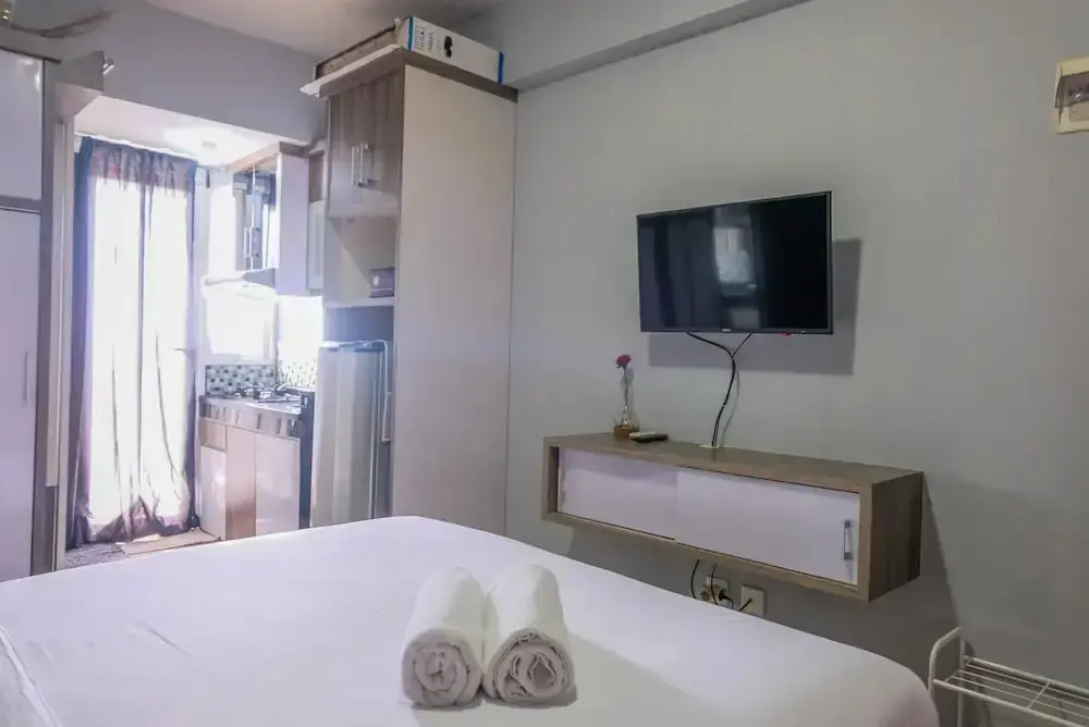Джакарта: Minimalist Studio at Bintaro Park View Apartment