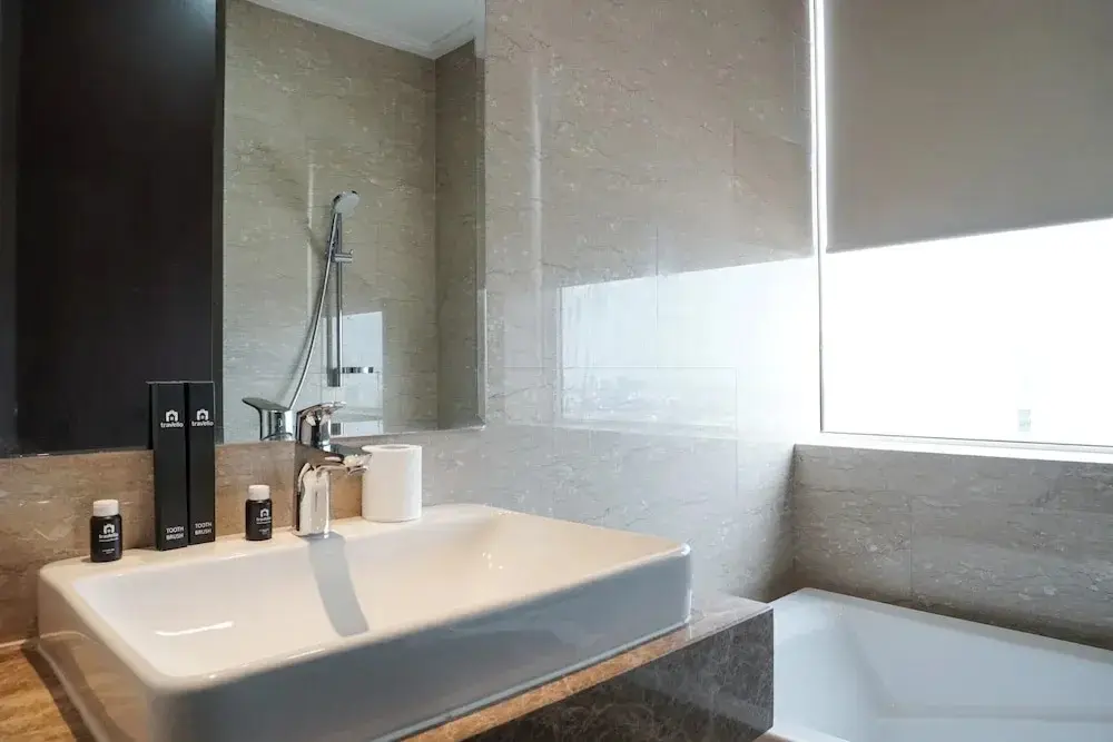 Джакарта: Cozy with Private Lift 2BR at Menteng Park Apartment