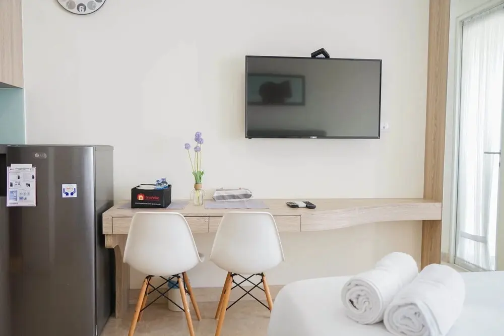 Джакарта: Newly Furnished Studio Apartment at Menteng Park