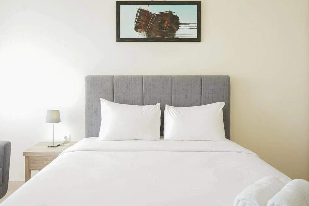 Джакарта: Newly Furnished Studio Apartment at Menteng Park