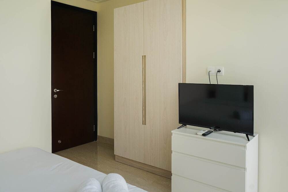 Джакарта: Exclusive 2BR Menteng Park Apartment with Private Lift