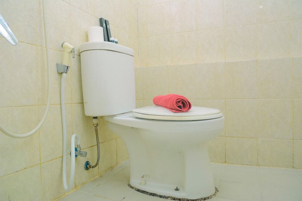 Джакарта: Cozy Studio Apartment at Grand Emerald Gading Nias Residences