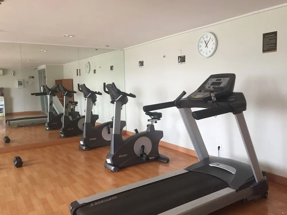 Джакарта: Cozy Studio Apartment at Grand Emerald Gading Nias Residences