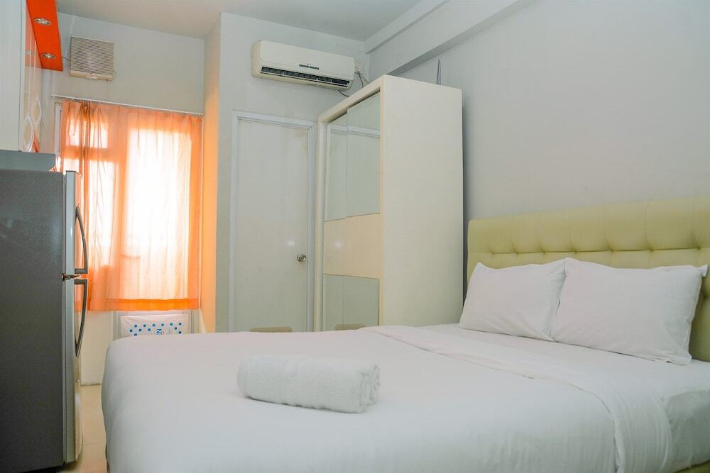 Джакарта: Comfy Studio Apartment at Grand Emerald Gading Nias Residences