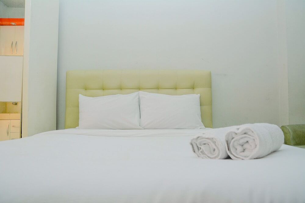 Джакарта: Comfy Studio Apartment at Grand Emerald Gading Nias Residences