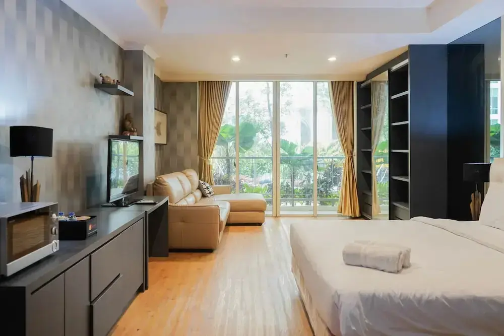 Джакарта: Spacious Studio with Sofa Bed @ Ancol Mansion Apartment