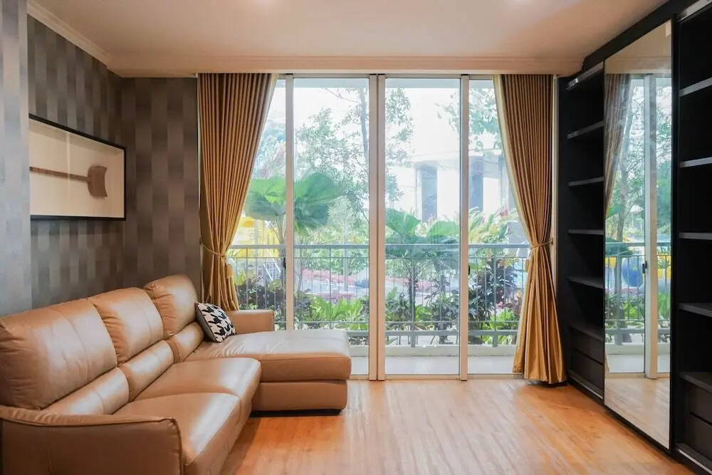 Джакарта: Spacious Studio with Sofa Bed @ Ancol Mansion Apartment