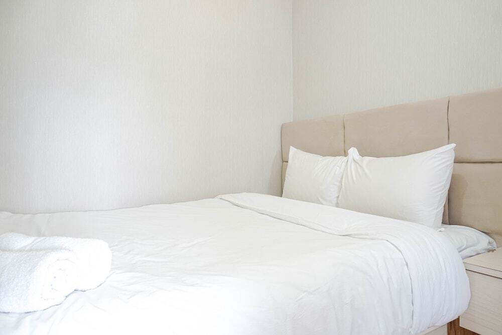 Джакарта: 2BR near Baywalk Pluit Mall at Green Bay Apartment