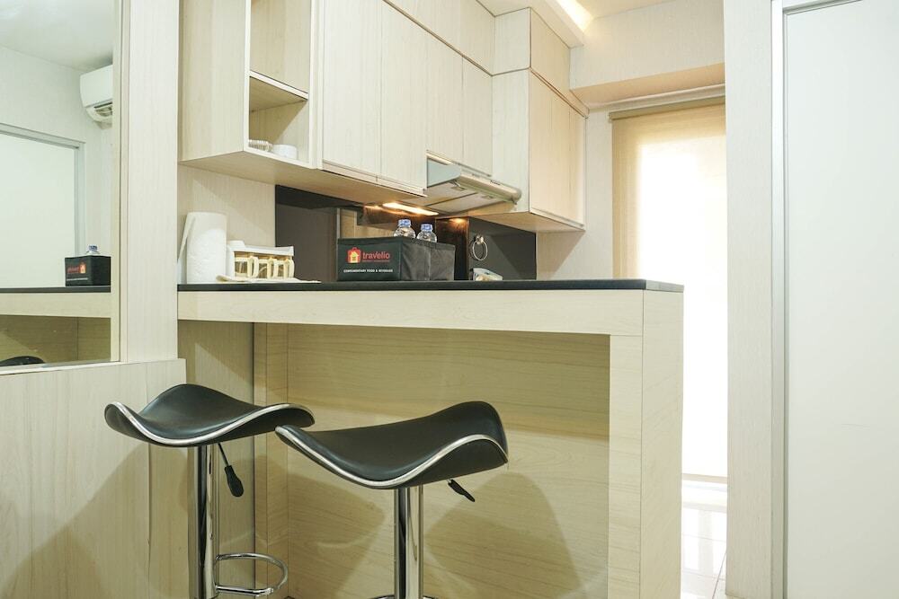 Джакарта: 2BR near Baywalk Pluit Mall at Green Bay Apartment