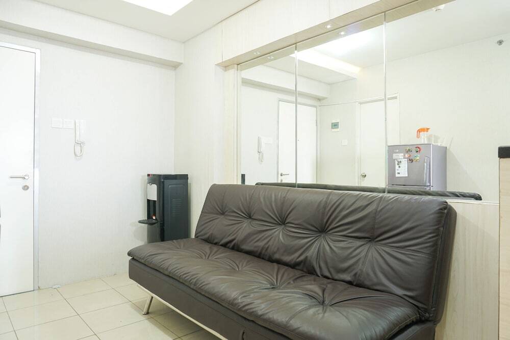 Джакарта: 2BR near Baywalk Pluit Mall at Green Bay Apartment