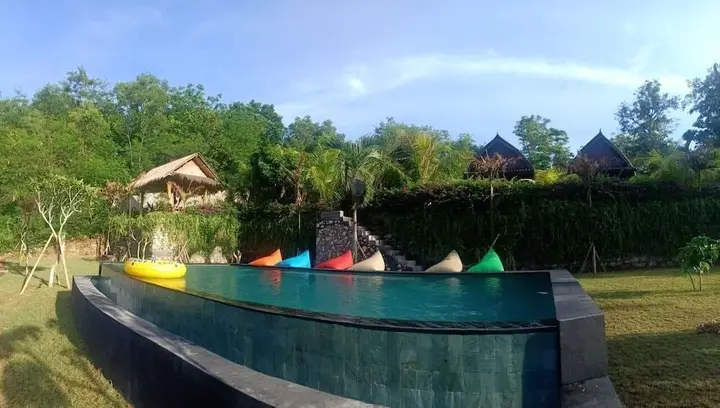 Пекату: Lumbung Wisesa Uluwatu