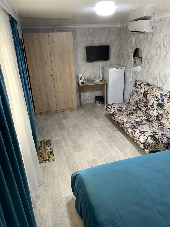 Кабардинка: База отдыха Морской бриз 1