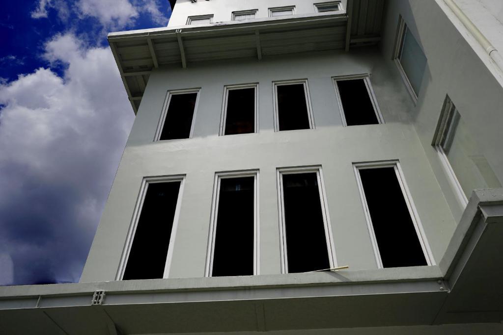 Джакарта: UROOMS Senayan