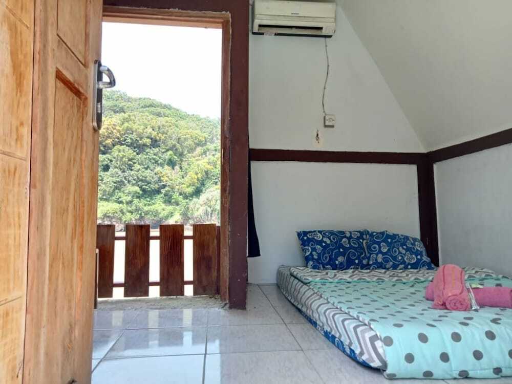 Кебумен: Pantai Suwuk River View Bungalow