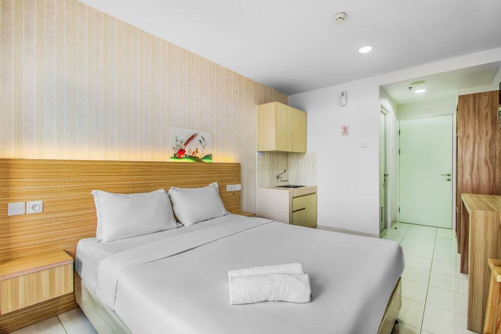 Сукарайя: Skyland Sentul Tower Apartment