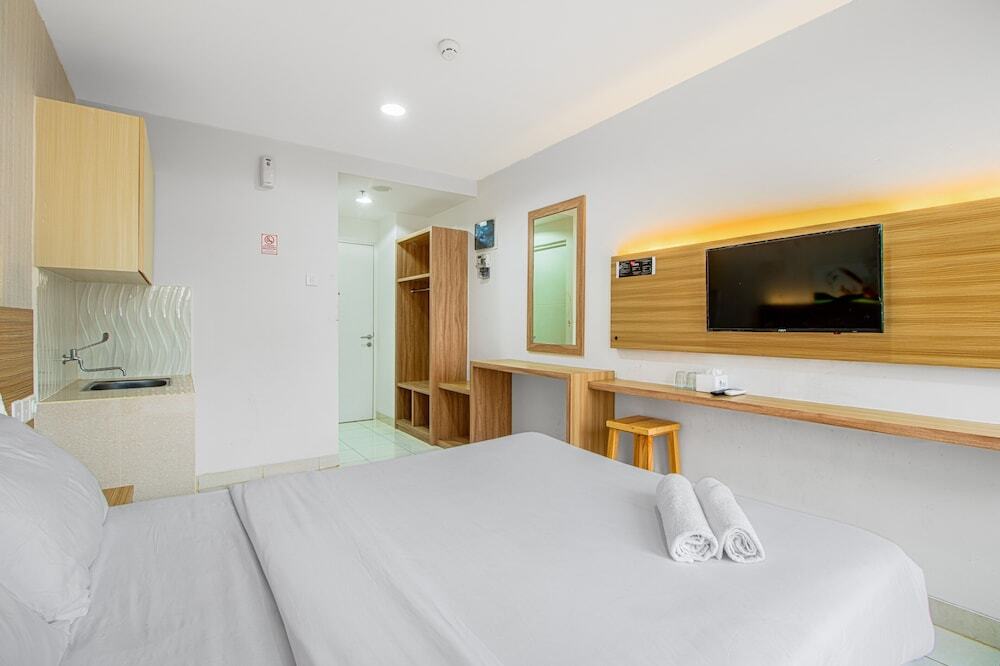 Сукарайя: Skyland Sentul Tower Apartment