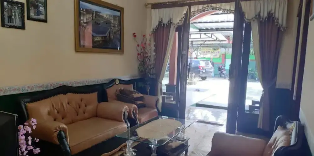 Батуретно: Homestay Hanum