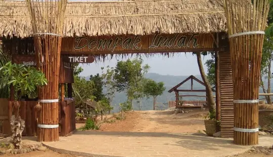Батуретно: Dempak Indah Camp and Resort