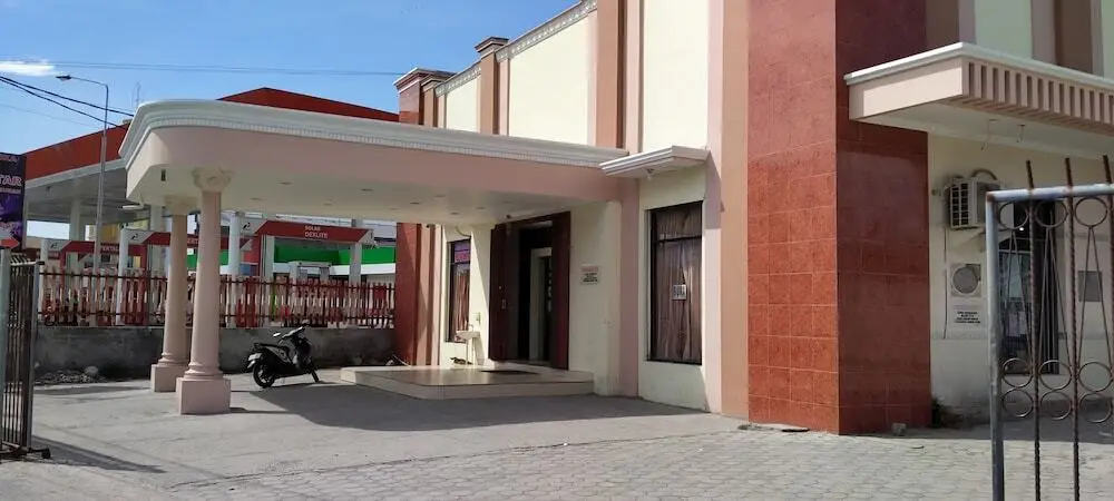 Палу: Hotel Raja Akas