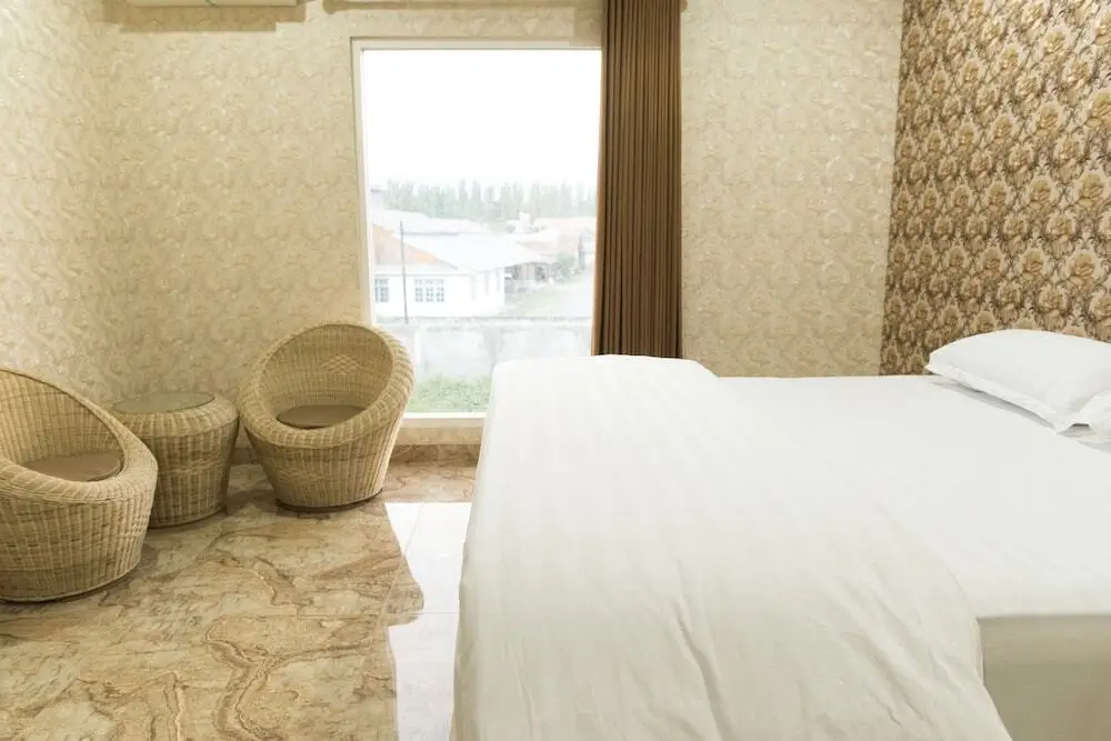 Палу: Hotel Raja Akas