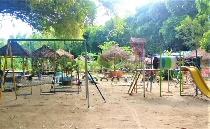 Джокьякарта: Taman Nggirli Camping & Play Ground