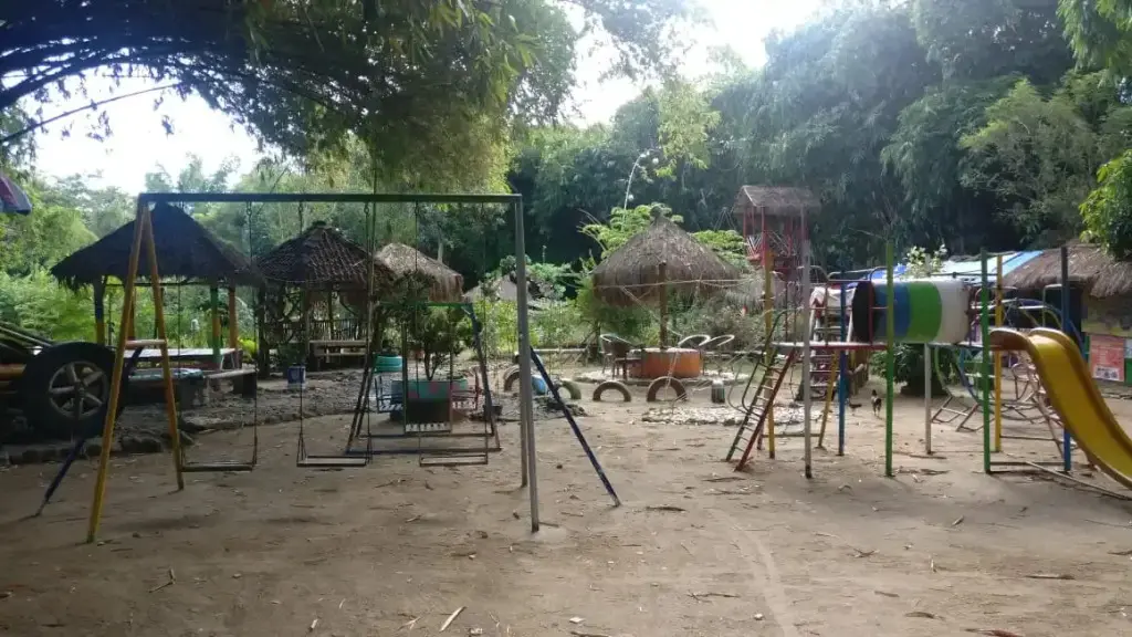 Джокьякарта: Taman Nggirli Camping & Play Ground