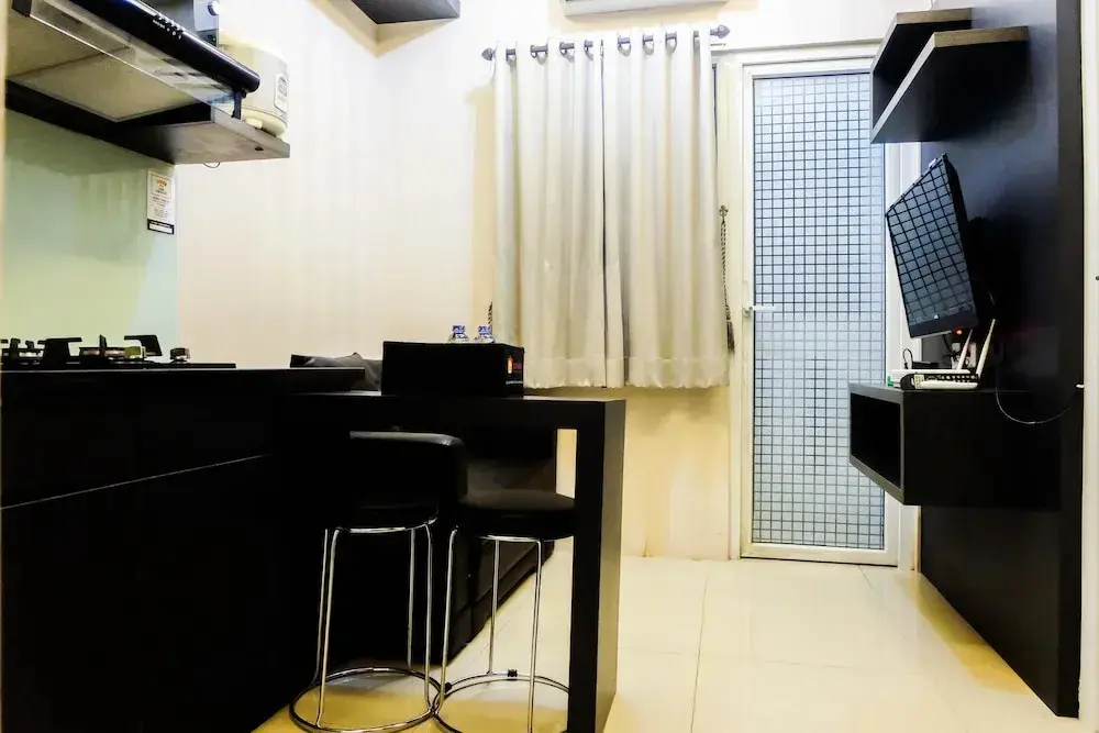 Джакарта: Pleasant 2BR Apartment at Green Pramuka near Mall