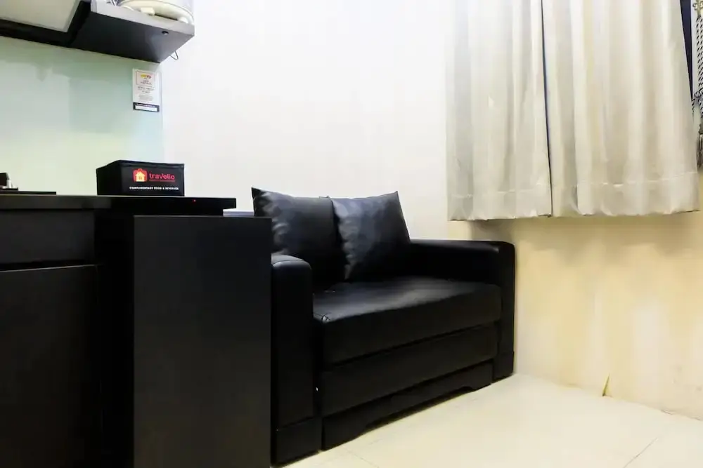 Джакарта: Pleasant 2BR Apartment at Green Pramuka near Mall
