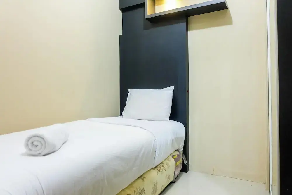 Джакарта: Pleasant 2BR Apartment at Green Pramuka near Mall