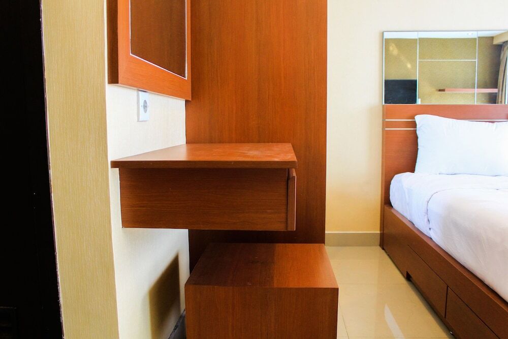 Джакарта: Fully Furnished Studio Apartment at Tamansari The Hive